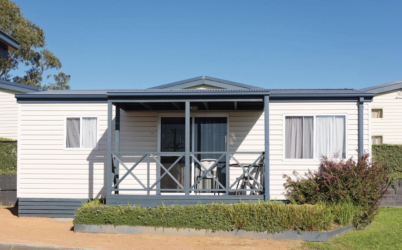 Crestview Tourist Park Hotel Queanbeyan Exterior photo